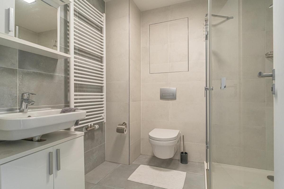 Apartment Karel With Garage Parking Прага Екстериор снимка