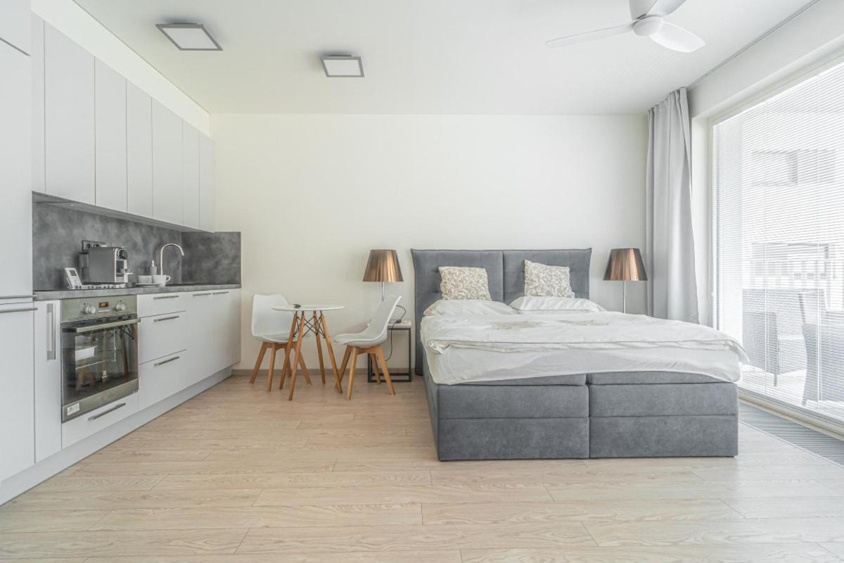 Apartment Karel With Garage Parking Прага Екстериор снимка