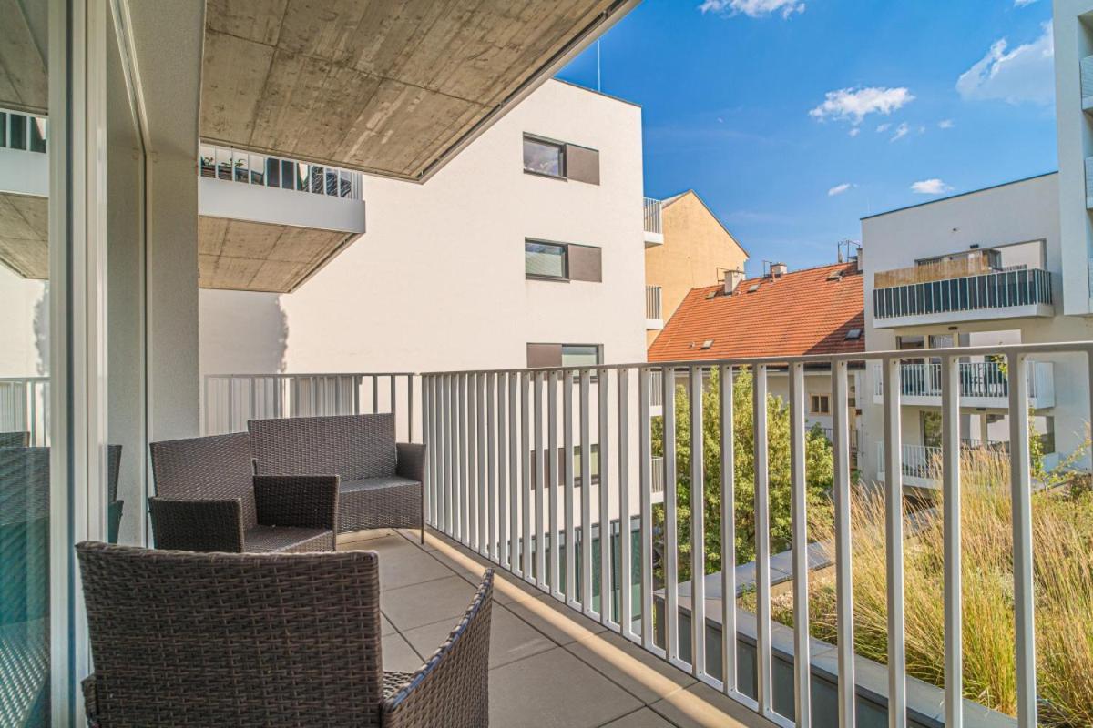 Apartment Karel With Garage Parking Прага Екстериор снимка
